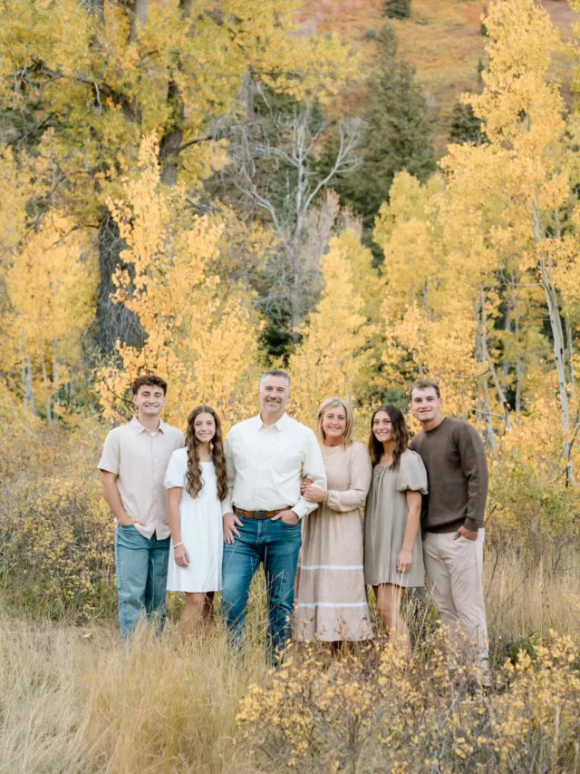 Family Photo Outfits Color Schemes - Tan & Cream Neutrals - Shaunie  Sullivan Photography